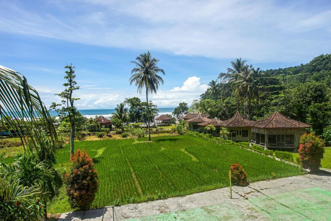 Oyo 2246 Anjung Bang Oking Hotel & Resort Pasarpulaupisang Ngoại thất bức ảnh